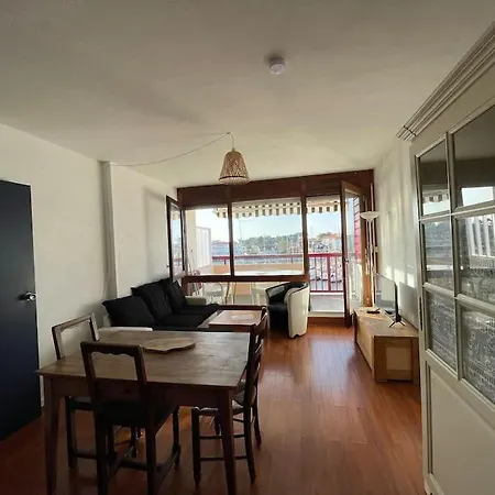 Avec Balcon Vue Sur Le Port & Piscine